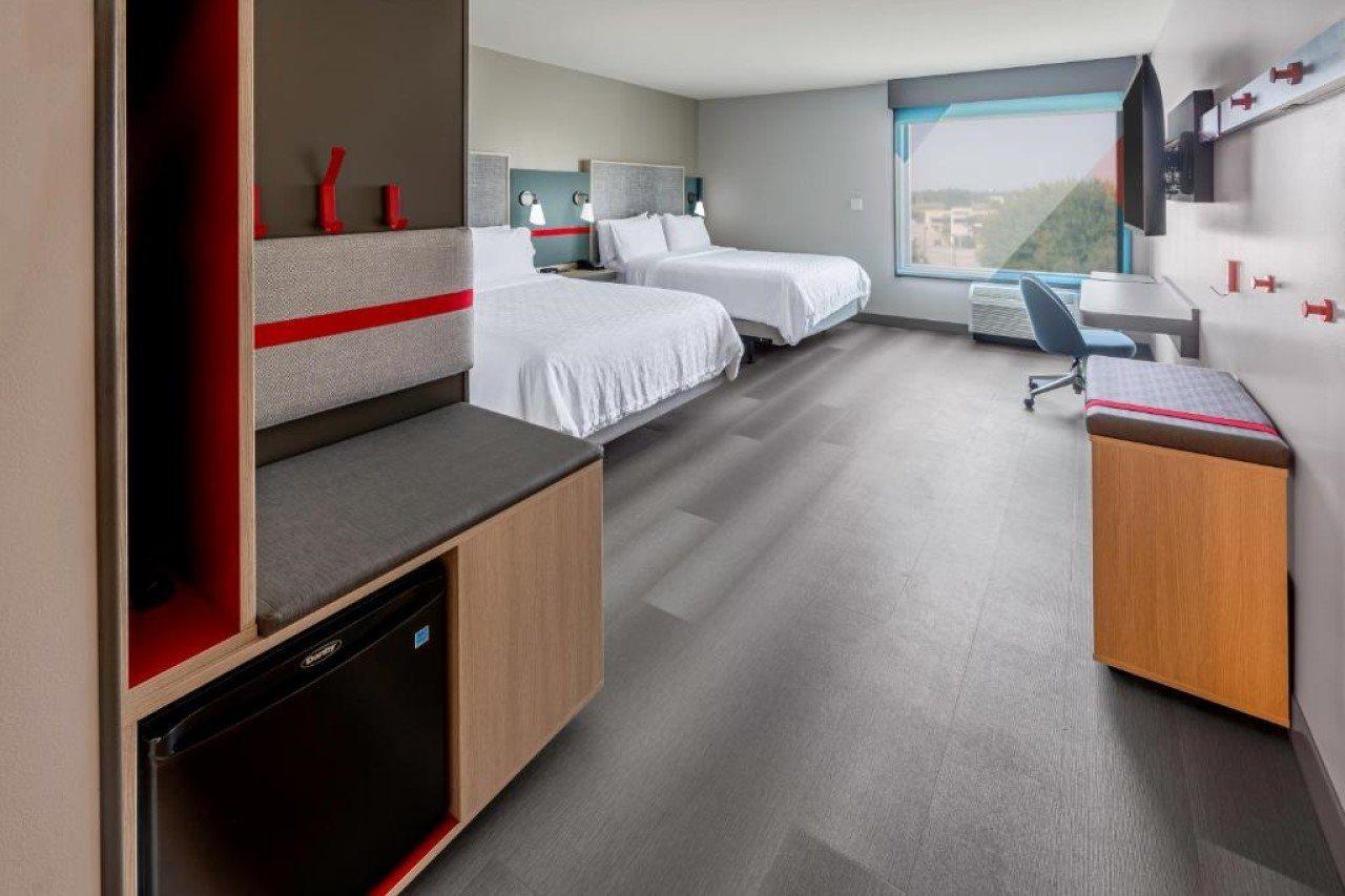 Avid Hotels Milwaukee West - Waukesha By Ihg Pewaukee Exterior photo